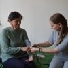 «Стань дбайливим онуком для бабусі Люби»: кампанія «Карітасу України» на підтримку прихистків для переселенців